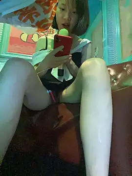 littleqiu XXX чат на живо