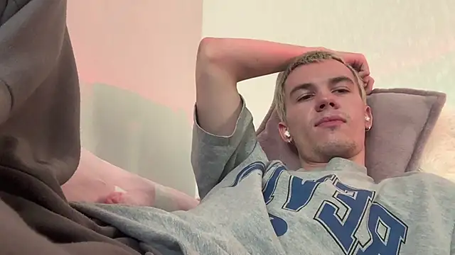 Онлайн чат XXX Jeremy1Scott