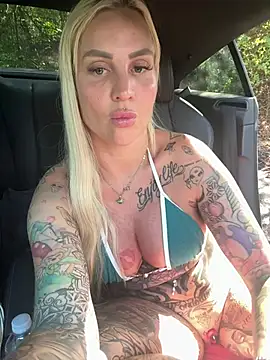 Chatroom XXX en direct de CoraDiamond