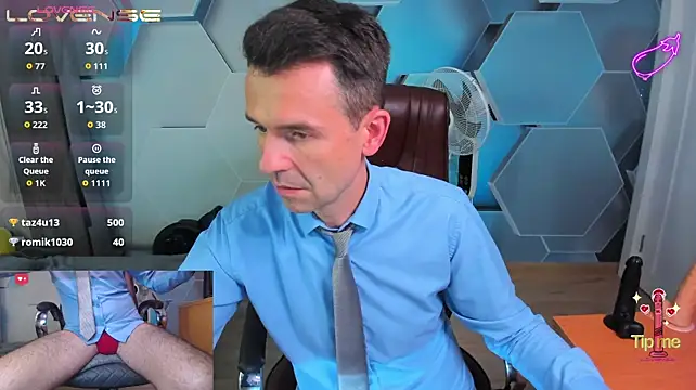 Živý XXX chat SteveTiger