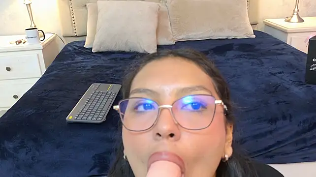 Czat XXX na żywo – Analeah_