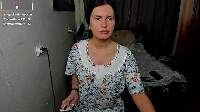 צ'אט XXX בשידור חי של monica__elder