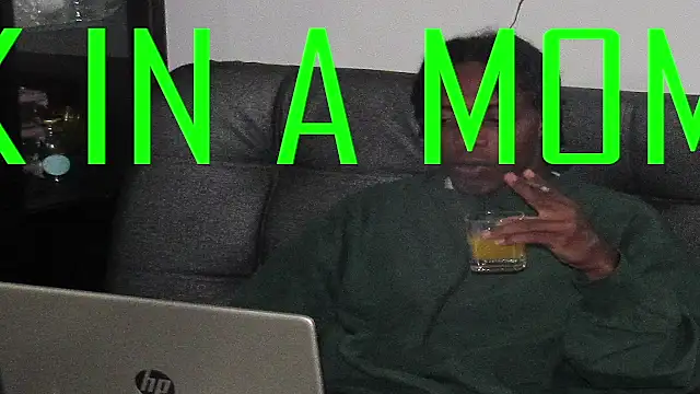 Larry-n-clouds' Live XXX Chat