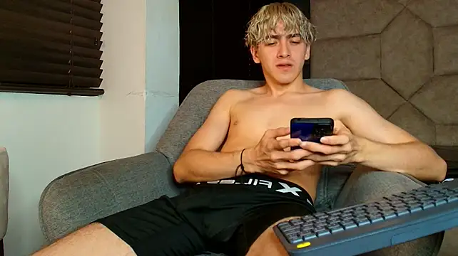 Tyler_Mcrey Chat XXX in diretta