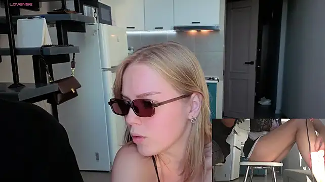 LittleForestELF2's Live XXX Chat