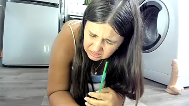 Mia_Marrone Obrolan Langsung XXX