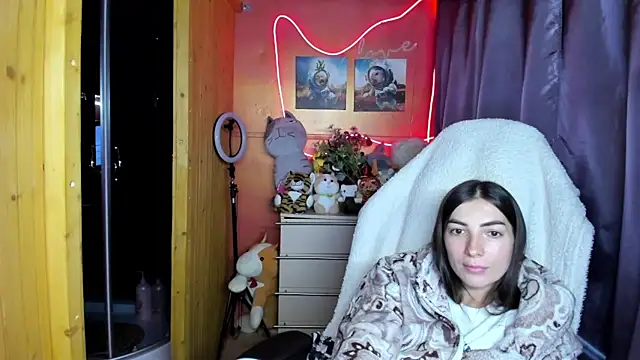 Chat +18 de Fiery_Brunette_ ao vivo
