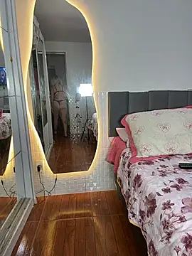 Chat +18 de Victoriacavalliery ao vivo