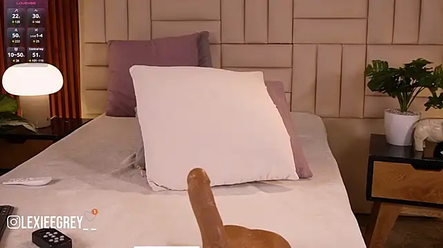 lexiee_grey_'s Live XXX Chat