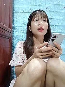 AmyLinee01 即時 XXX 聊天