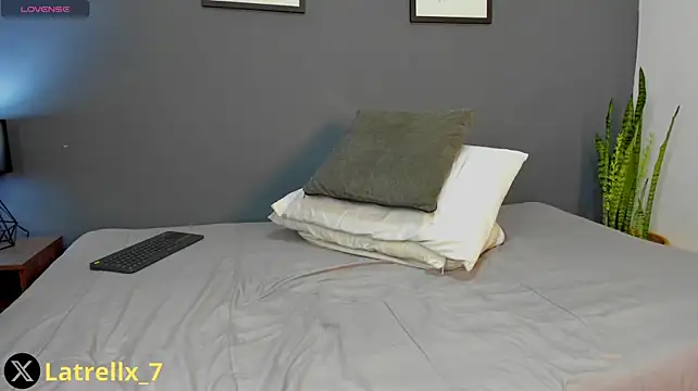 Latrellx7's Live XXX Chat