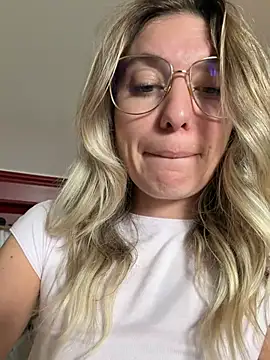 carlaaa 라이브 XXX 채팅