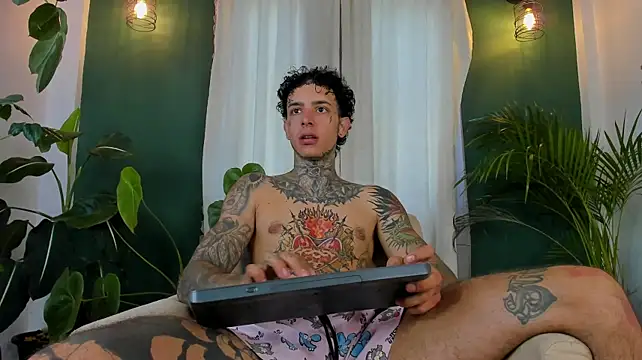Chat +18 de aron_ford77 ao vivo