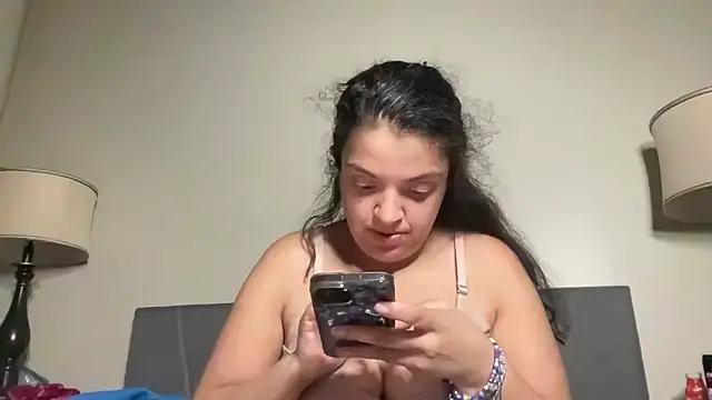 WildLillyFlower's Live XXX Chat