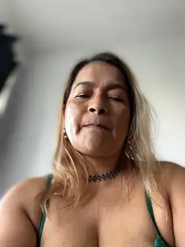 Jlo_69 XXX чат на живо
