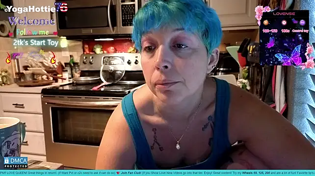 Chatroom XXX en direct de YogaHottie76