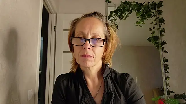 XXX chat uživo modela LioraWeiss