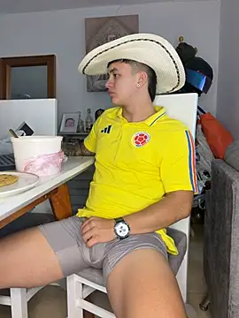 Chat +18 de Christopher_strongg ao vivo