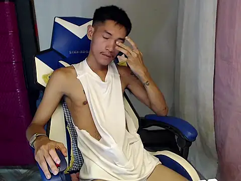 Онлайн чат XXX riks_tyler