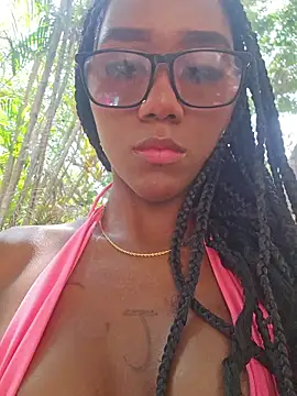 Chat +18 de Lucia_Milano ao vivo