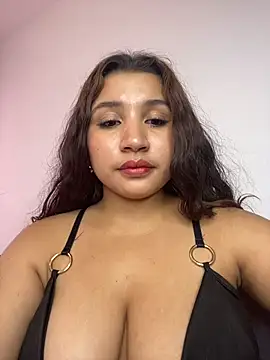 Chat +18 de MiahJones_ ao vivo