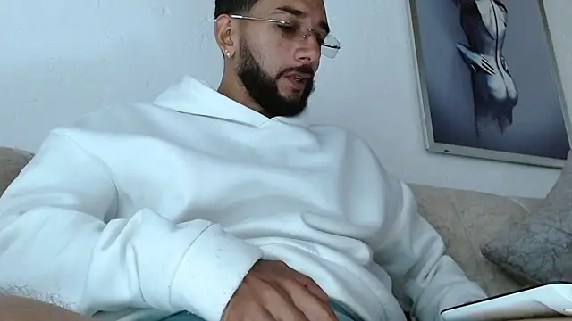 צ'אט XXX בשידור חי של LukasScott_