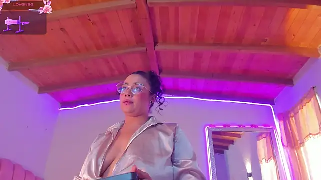 Chat +18 de antonelllepiercee ao vivo