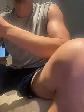 mikeee0102 live XXX chat
