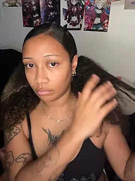 badgirluzi Show in webcam