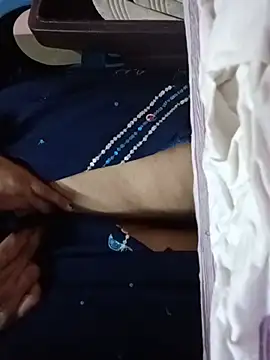 Desi_couple85's Live XXX Chat