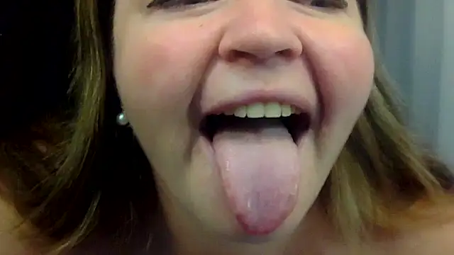 cute__cherry élő XXX-chatje