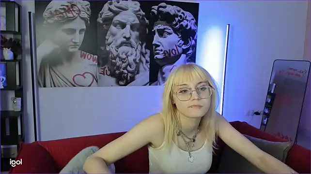 ReminaMeow's Live XXX Chat