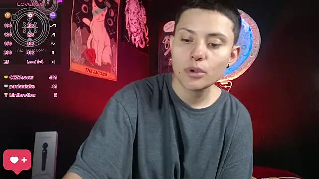 Онлайн чат XXX girl_intense444
