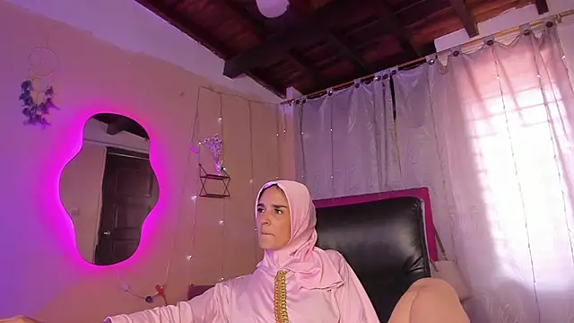 Chat +18 de AmiraSaadi ao vivo