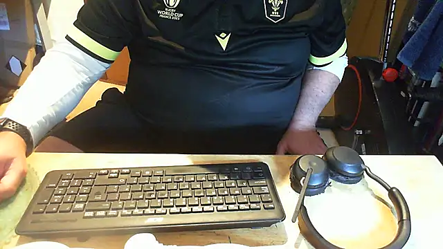 Owned_drone's Live XXX Chat