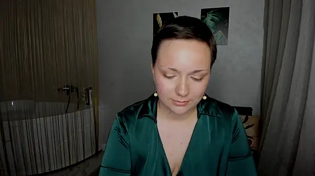 GoldenHazee élő XXX-chatje