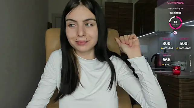 ErlinaBuoy's Live XXX Chat