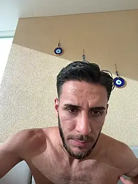 suissegigolo1 网络视讯表演