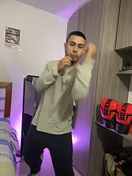Taylor_DiamondBoy Live XXX Chat