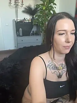 Trixie-Tainted Live XXX-Chat