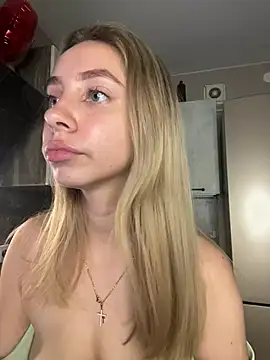 Kitty_Katrine Adlı Modelin Canlı XXX Sohbeti