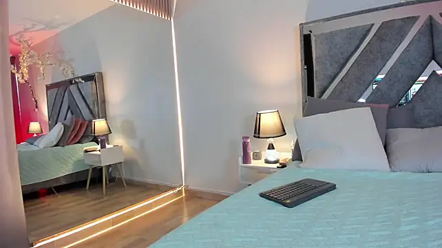 Mia_Davis__ Adlı Modelin Canlı XXX Sohbeti