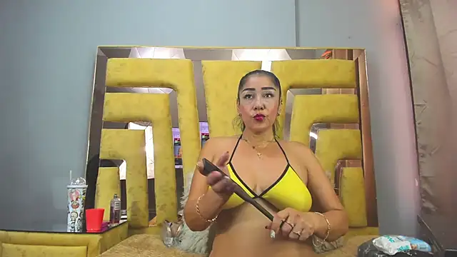 VikyThomsonn Chat XXX live