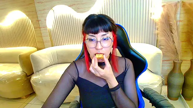 Chat XXX ao vivo de Ravenn_r