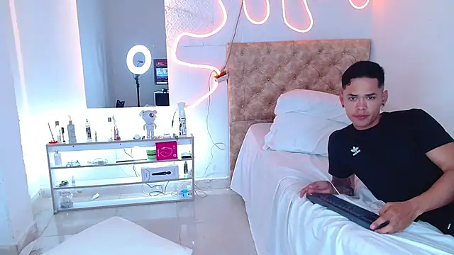 Elemental_hot élő XXX-chatje