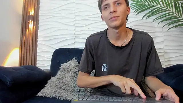 Pavo_tv Chat XXX in diretta