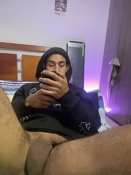 Taylor_DiamondBoy's Live XXX Chat