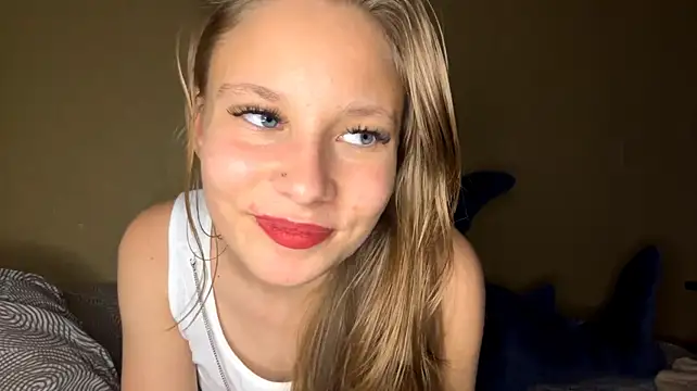 RoxanaCompo's Live XXX Chat