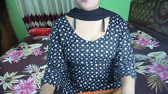 BengaliQueenStar's Live XXX Chat