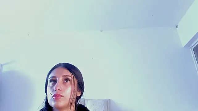 Princesstiny: онлайн-секс-чат